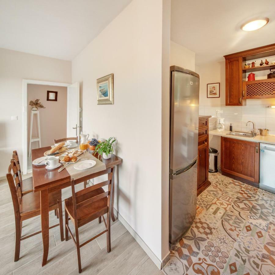 Figa Apartman Benko Milatic Jelsa  Exterior foto
